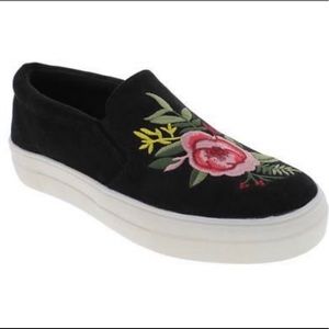 10 Madden Girl GRACE embroidered floral flats 10m